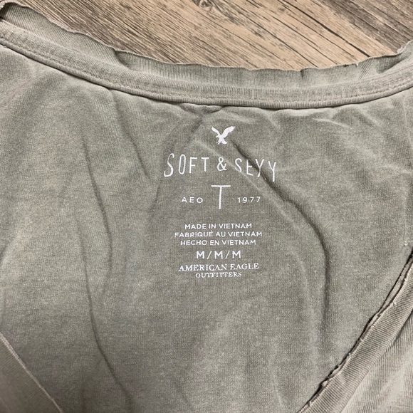 American Eagle soft & sexy tee - Picture 2 of 2